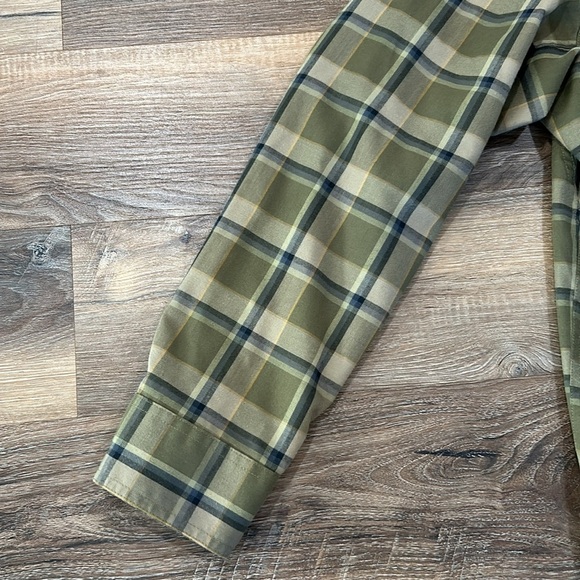 Duluth Trading Co Alaskan Hardgear Green Plaid Long Sleeve Button Down Large - Picture 5 of 16